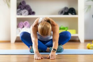 Post-exercise stretching routine at home to improve flexibility and aid muscle recovery.